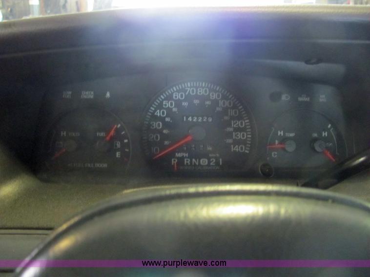 image for item 4750 1998 Ford Crown Victoria Police Interceptor