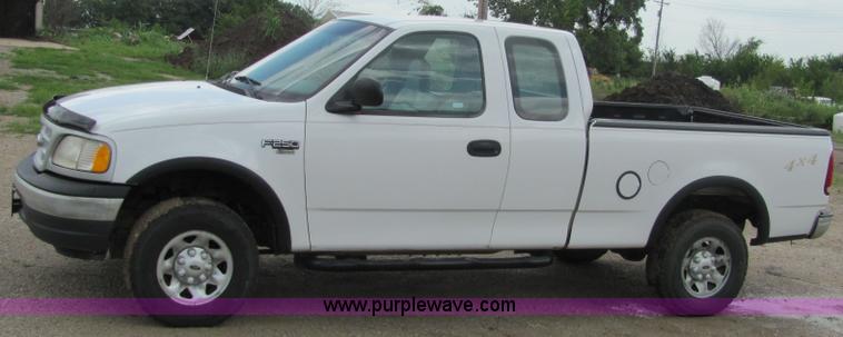 image for item 4751 1999 Ford F250 pickup truck