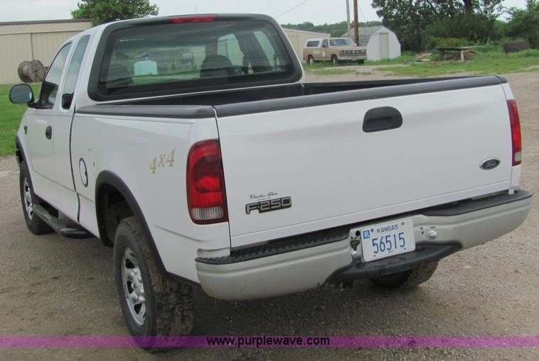 image for item 4751 1999 Ford F250 pickup truck
