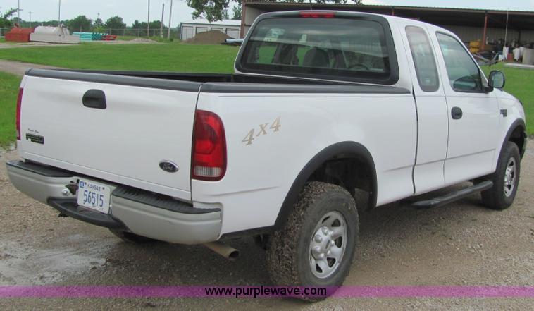 image for item 4751 1999 Ford F250 pickup truck