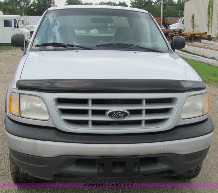 image for item 4751 1999 Ford F250 pickup truck