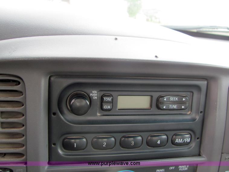 image for item 4751 1999 Ford F250 pickup truck