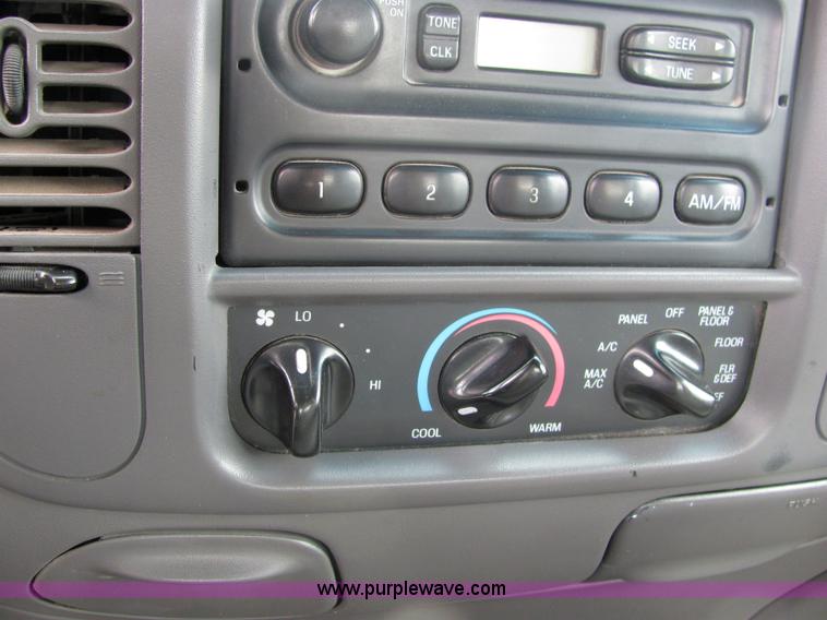 image for item 4751 1999 Ford F250 pickup truck