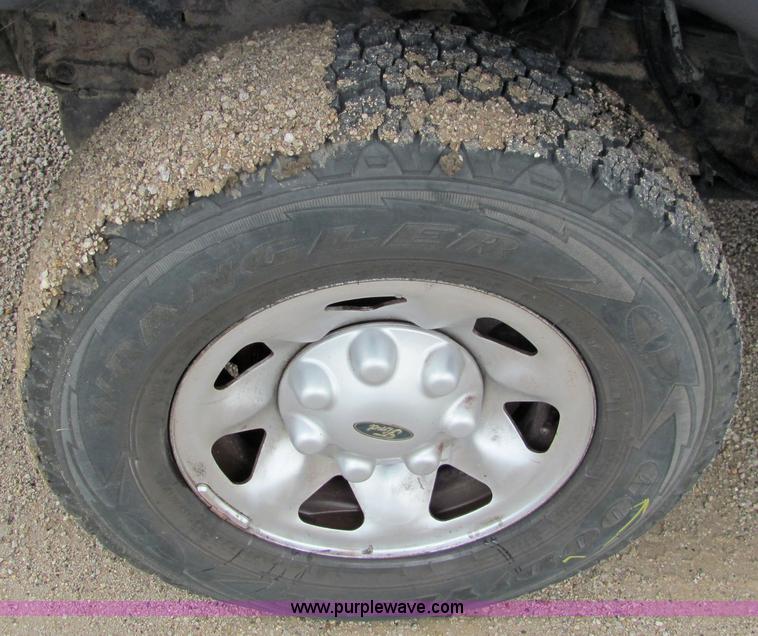 image for item 4751 1999 Ford F250 pickup truck