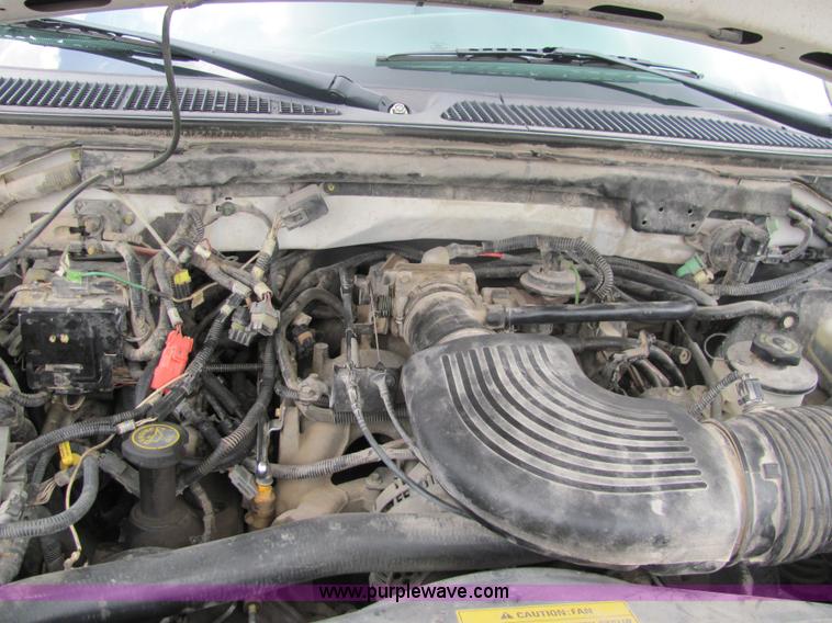 image for item 4751 1999 Ford F250 pickup truck