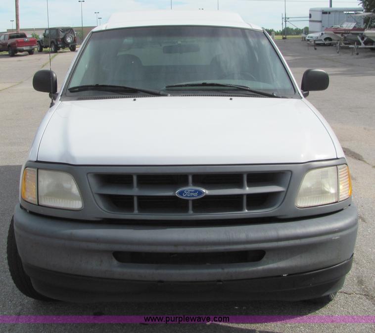 image for item 6480 1997 Ford F150 pickup truck