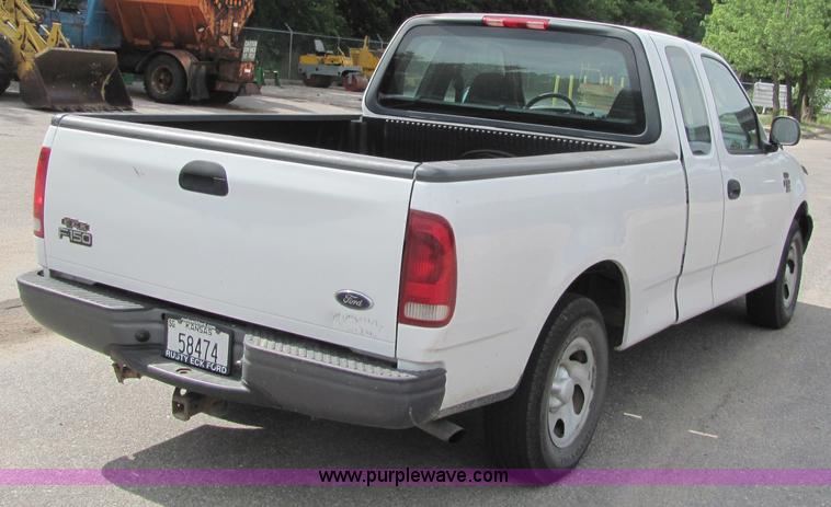 image for item 6484 2002 Ford F150 XL extended cab pickup truck