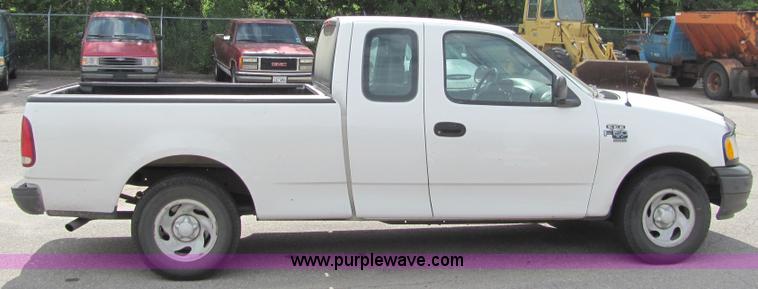 image for item 6484 2002 Ford F150 XL extended cab pickup truck