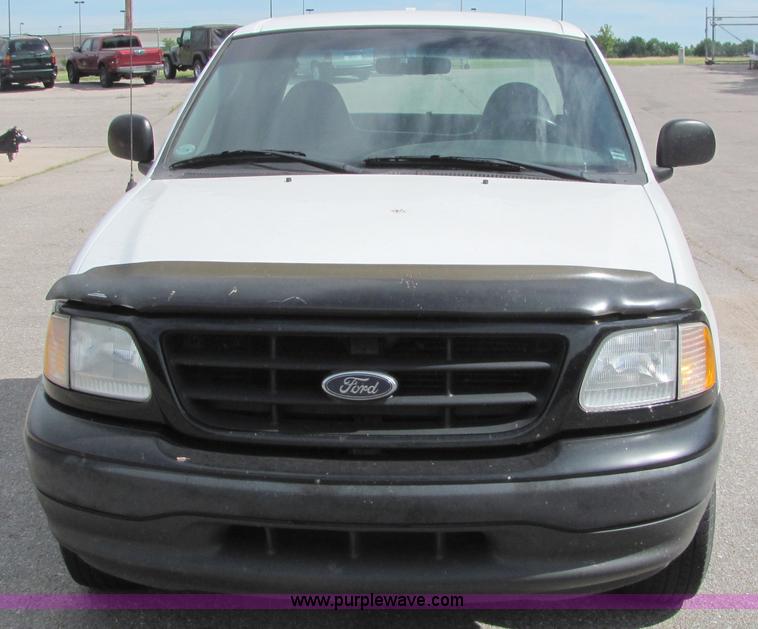 image for item 6484 2002 Ford F150 XL extended cab pickup truck