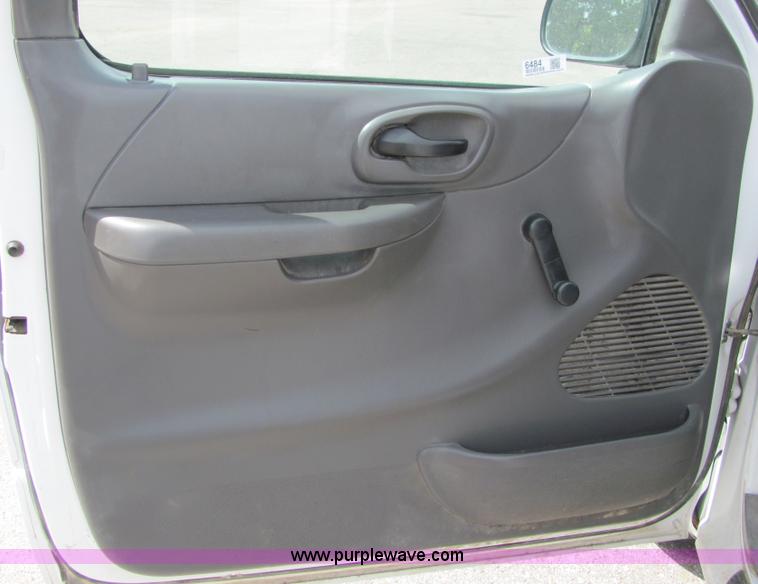 image for item 6484 2002 Ford F150 XL extended cab pickup truck