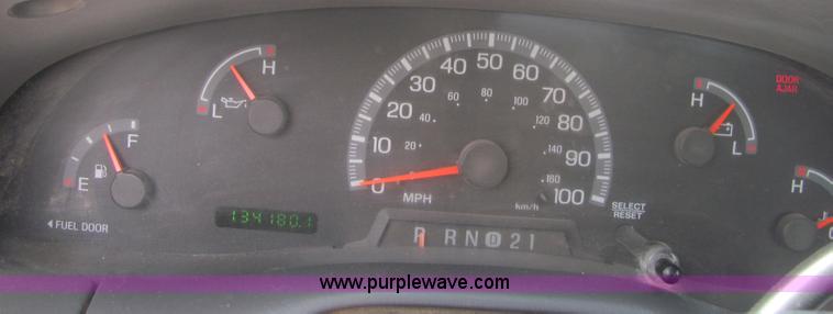 image for item 6484 2002 Ford F150 XL extended cab pickup truck