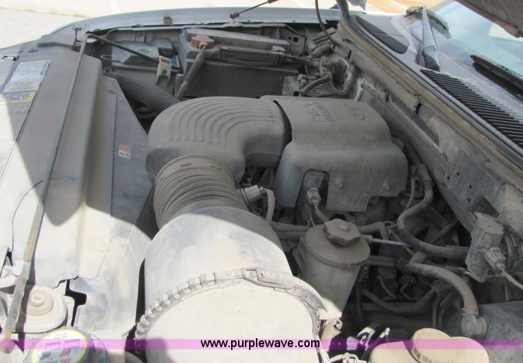 image for item 6484 2002 Ford F150 XL extended cab pickup truck