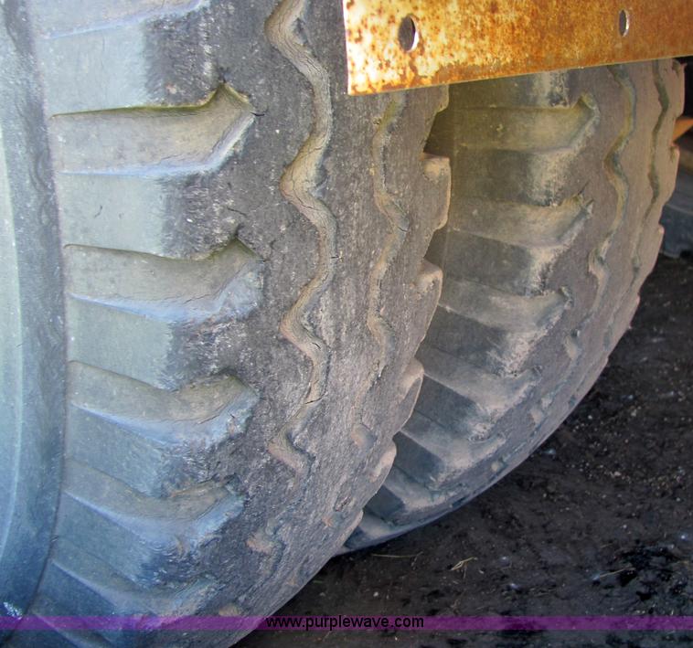 image for item 6499 1974 Ford 44 passenger bus