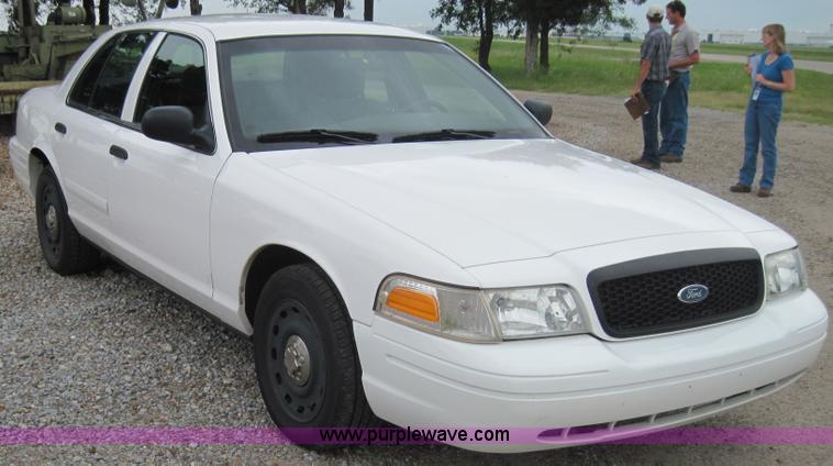 image for item 6558 2004 Ford Crown Victoria Police Interceptor
