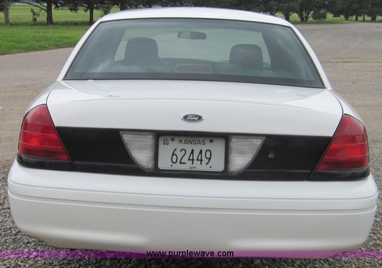 image for item 6558 2004 Ford Crown Victoria Police Interceptor