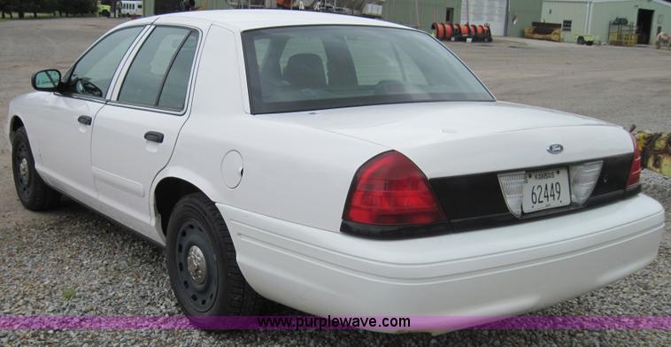 image for item 6558 2004 Ford Crown Victoria Police Interceptor