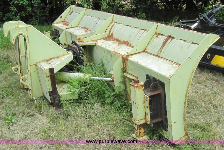 image for item 6578 Rylind loader three-way push plow