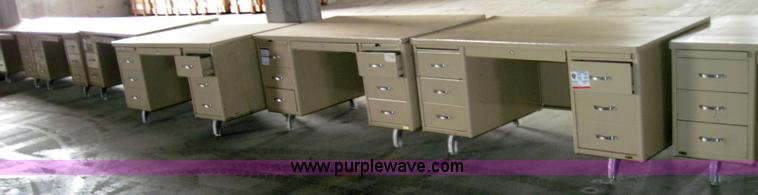 image for item 6617 (8) desks