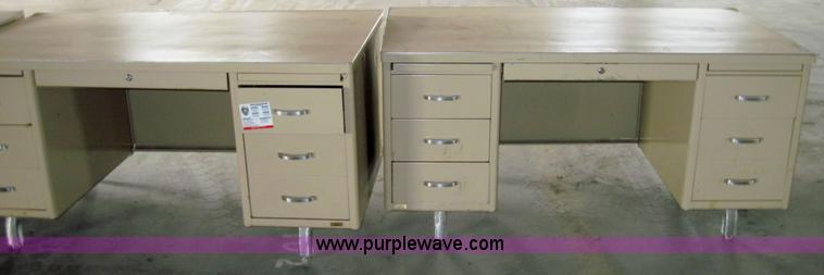 image for item 6617 (8) desks