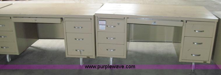 image for item 6617 (8) desks