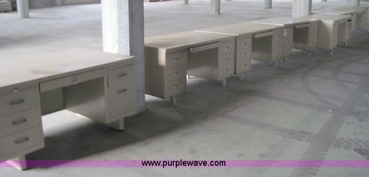 image for item 6617 (8) desks