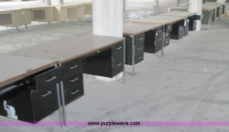 image for item 6618 (9) desks