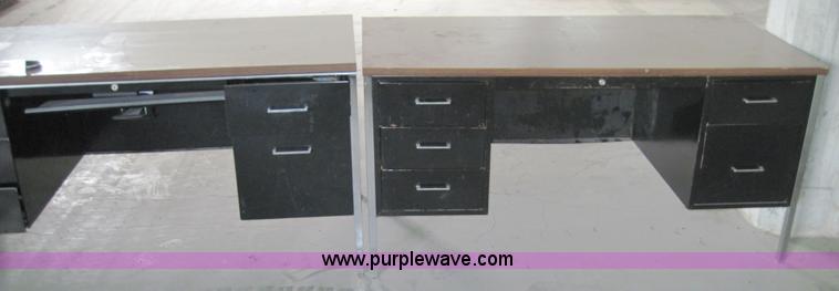 image for item 6618 (9) desks