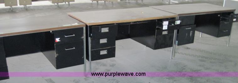 image for item 6618 (9) desks