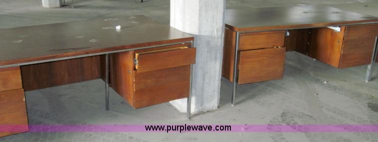 image for item 6619 (8) desks