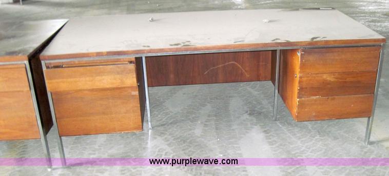 image for item 6619 (8) desks