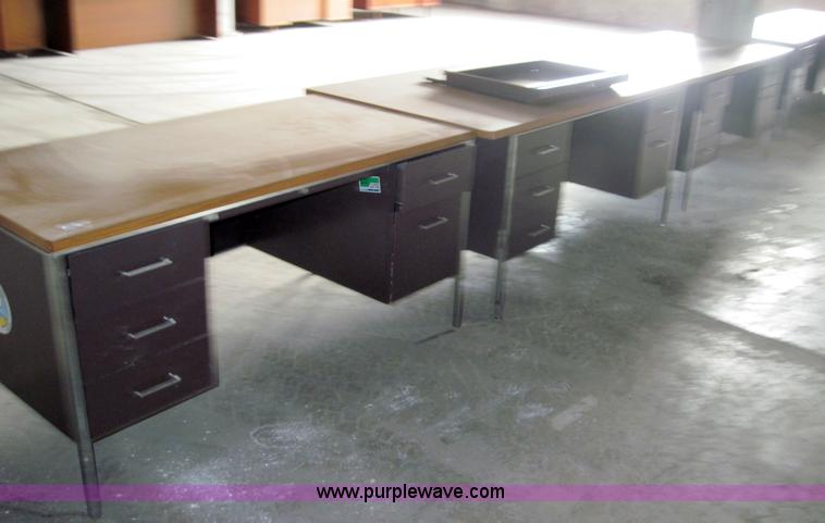 image for item 6622 (5) desks