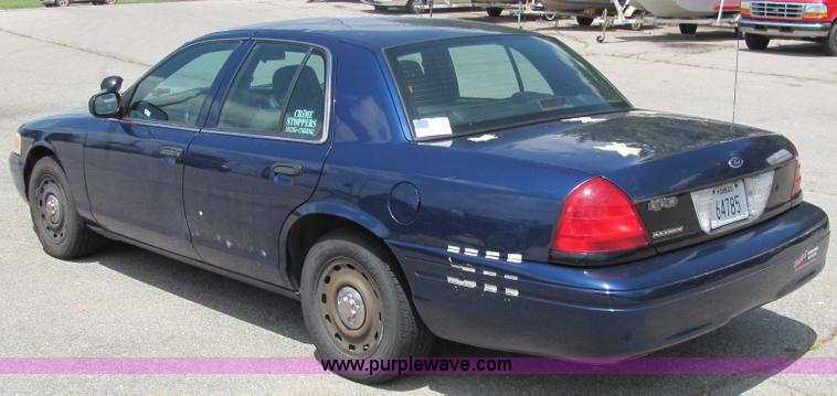 image for item 6663 2004 Ford Crown Victoria Police Interceptor