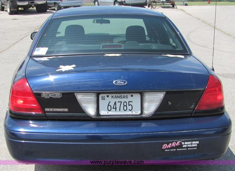 image for item 6663 2004 Ford Crown Victoria Police Interceptor