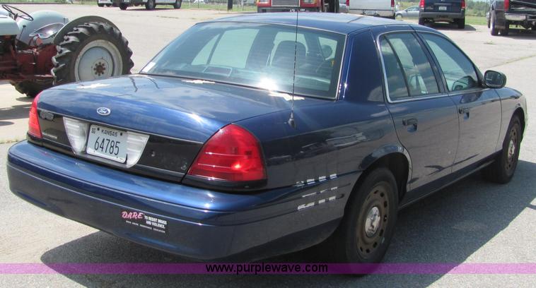 image for item 6663 2004 Ford Crown Victoria Police Interceptor