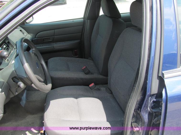 image for item 6663 2004 Ford Crown Victoria Police Interceptor