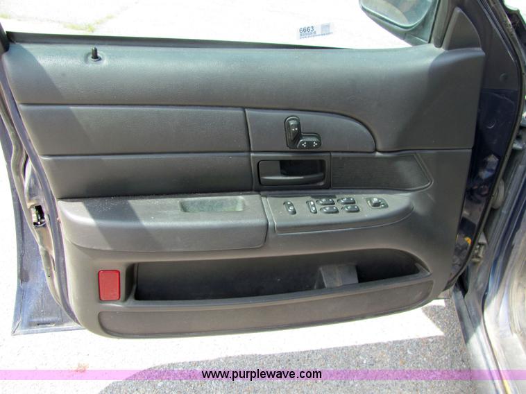image for item 6663 2004 Ford Crown Victoria Police Interceptor