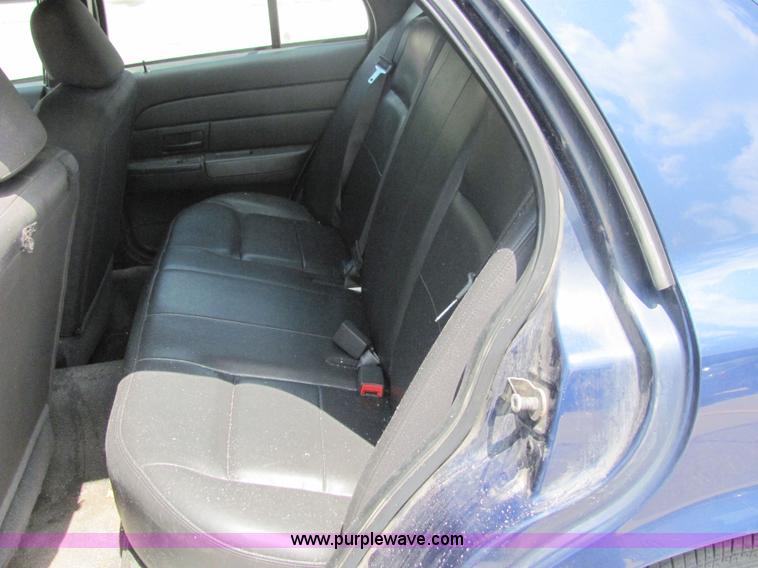 image for item 6663 2004 Ford Crown Victoria Police Interceptor