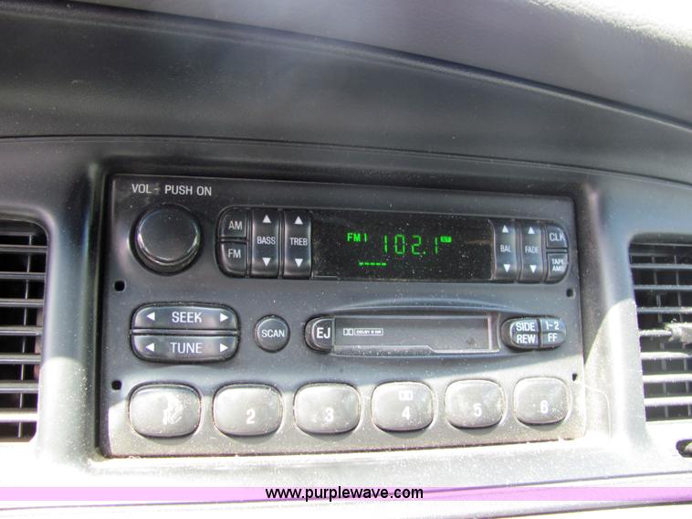 image for item 6663 2004 Ford Crown Victoria Police Interceptor