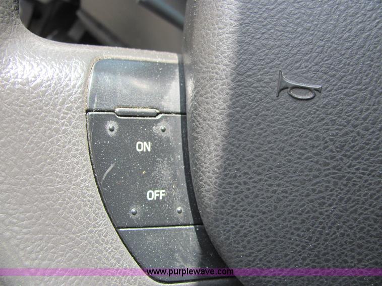 image for item 6663 2004 Ford Crown Victoria Police Interceptor