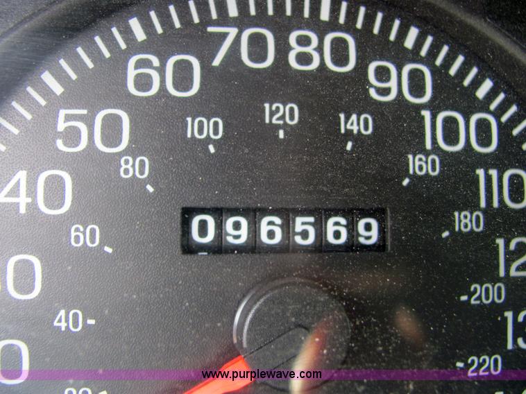 image for item 6663 2004 Ford Crown Victoria Police Interceptor