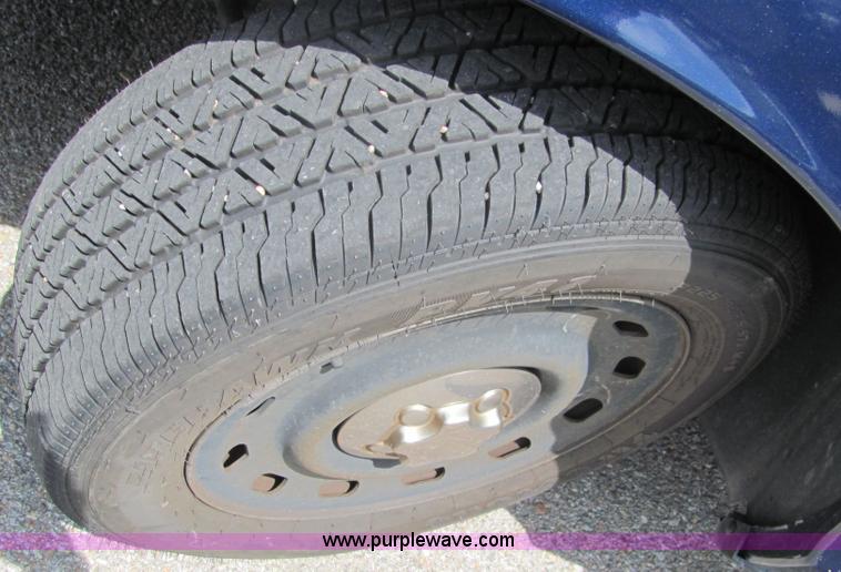 image for item 6663 2004 Ford Crown Victoria Police Interceptor