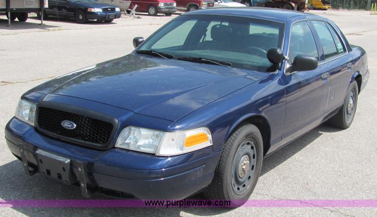 image for item 6665 2004 Ford Crown Victoria Police Interceptor
