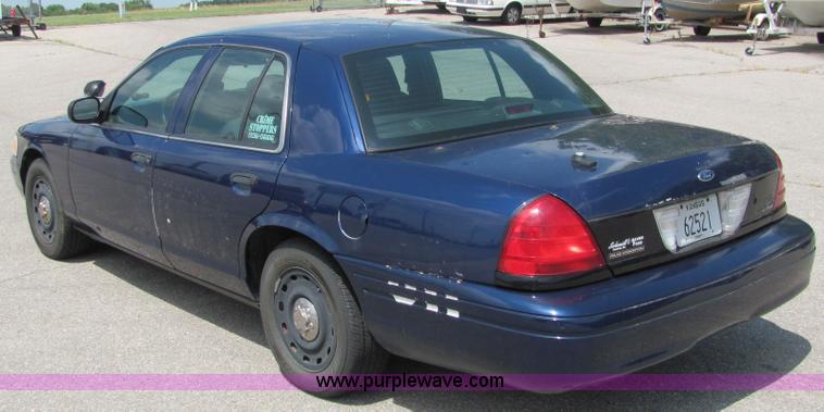 image for item 6665 2004 Ford Crown Victoria Police Interceptor
