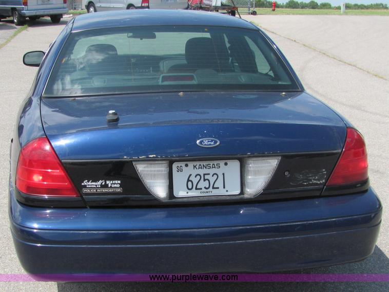 image for item 6665 2004 Ford Crown Victoria Police Interceptor