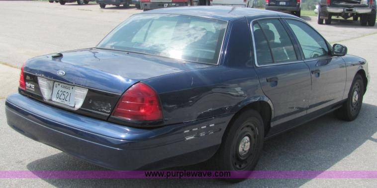image for item 6665 2004 Ford Crown Victoria Police Interceptor