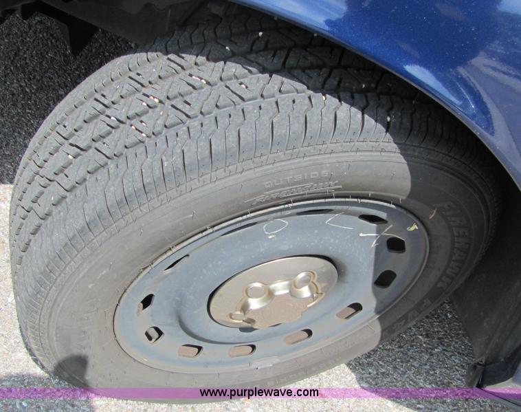 image for item 6665 2004 Ford Crown Victoria Police Interceptor