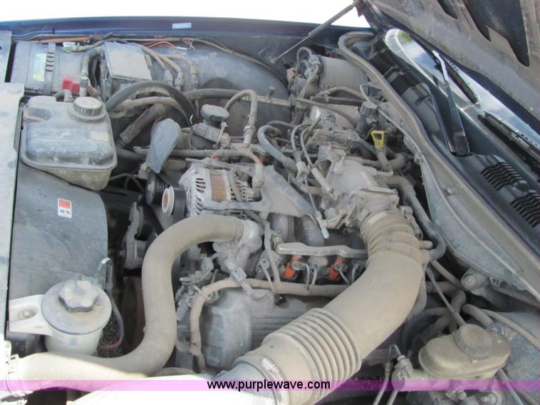 image for item 6665 2004 Ford Crown Victoria Police Interceptor