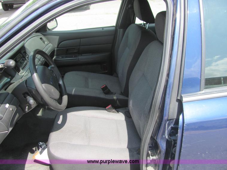 image for item 6666 2006 Ford Crown Victoria Police Interceptor