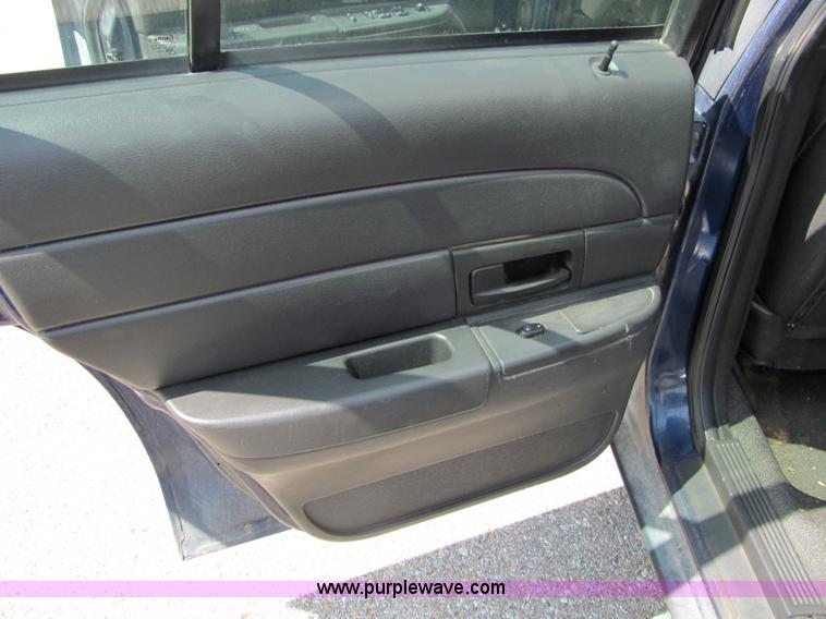 image for item 6666 2006 Ford Crown Victoria Police Interceptor