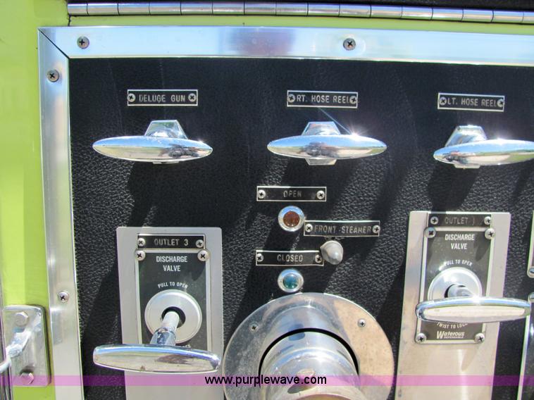 image for item 6686 1988 GMC Brigadier fire truck